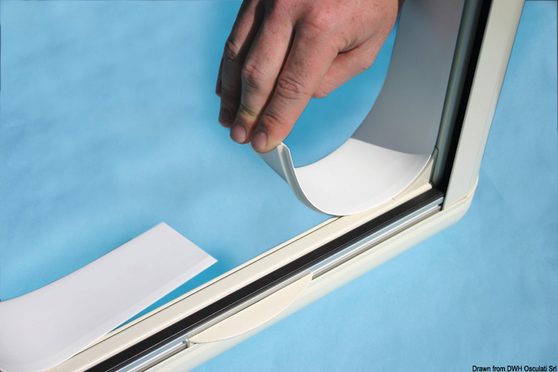 DOMETIC PVC Rahmen für SkyScreen - flexible Rahmenblende für bündige oder vertieft montierte Rollos.