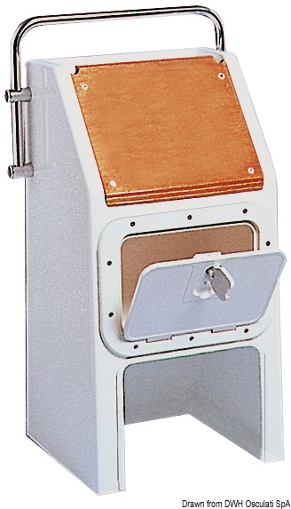 Steuerpult mit Holzeinsätzen