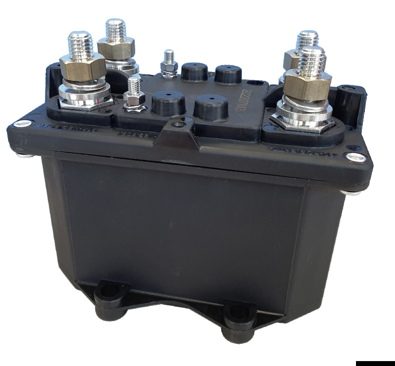 Automatischer zweipoliger Batterietrennschalter (Hauptschütz mit separater Spulenspeisung)